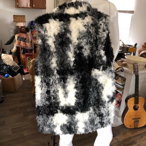 Vest black and white faux fur - Picture 2 of 3